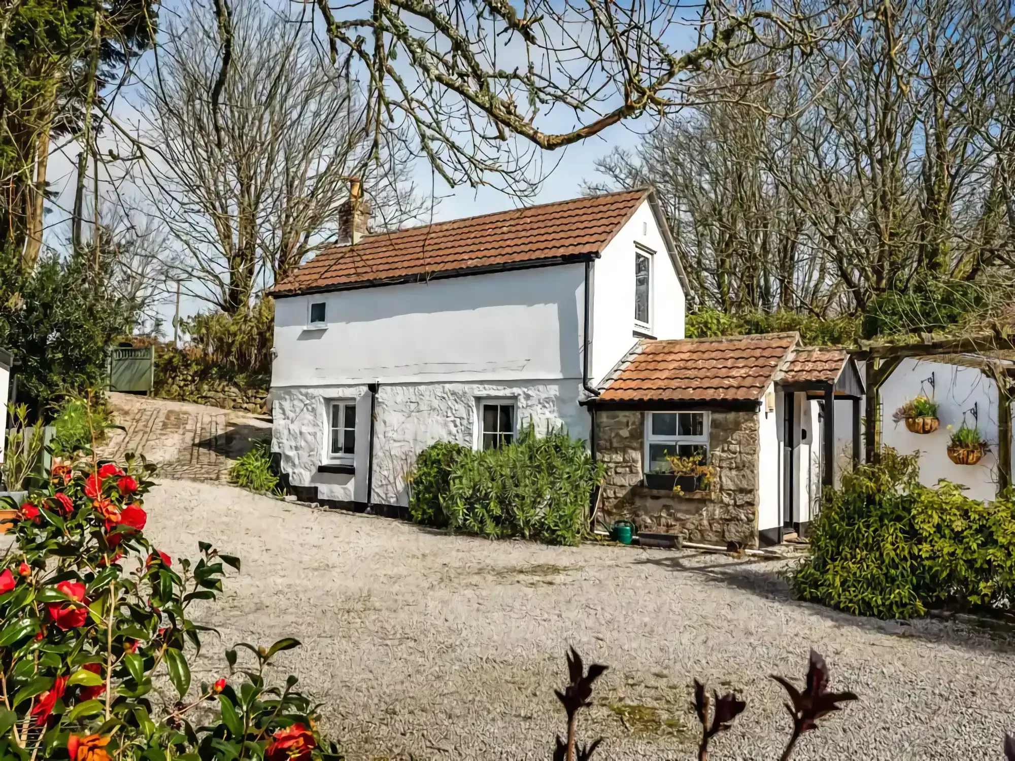 exterior of the one bedroom holiday rental at Tresowes Green Cottage